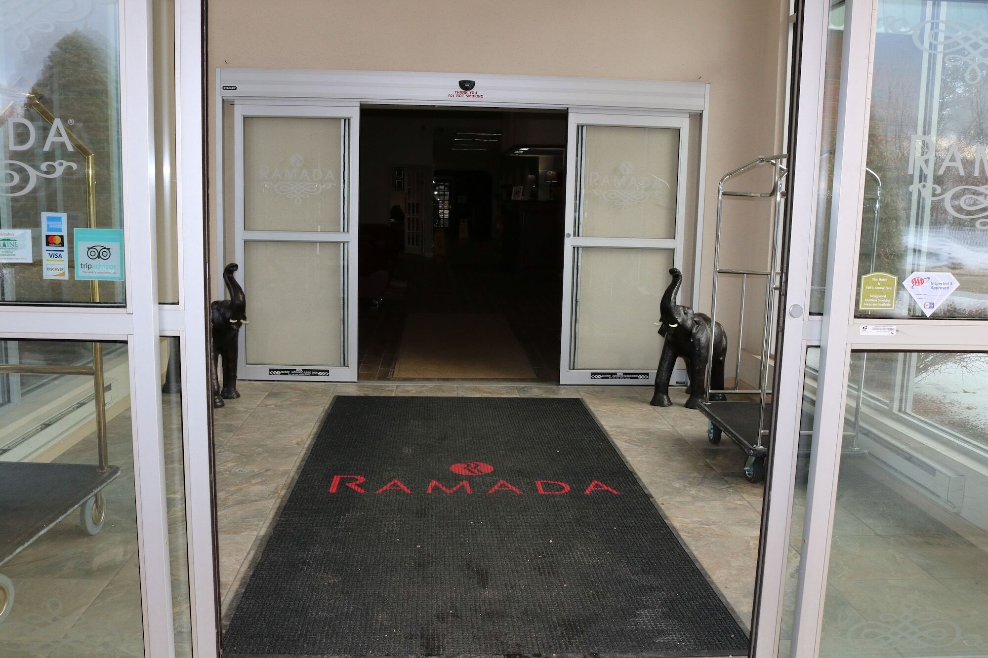 Ramada Hotel & Conference Center By Wyndham Lewiston Bagian luar foto